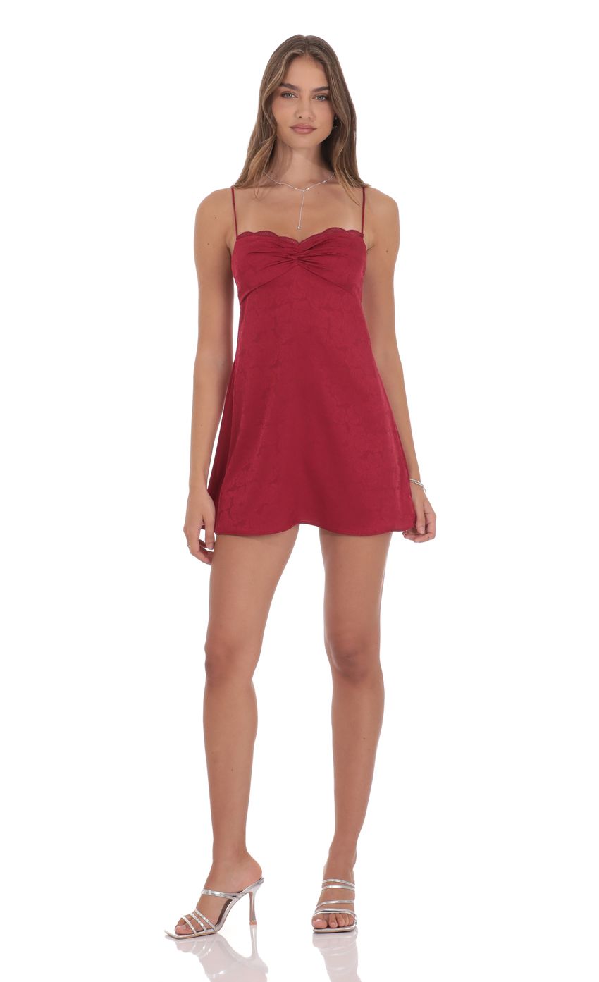 Jacquard Floral Back Lace Dress in Maroon