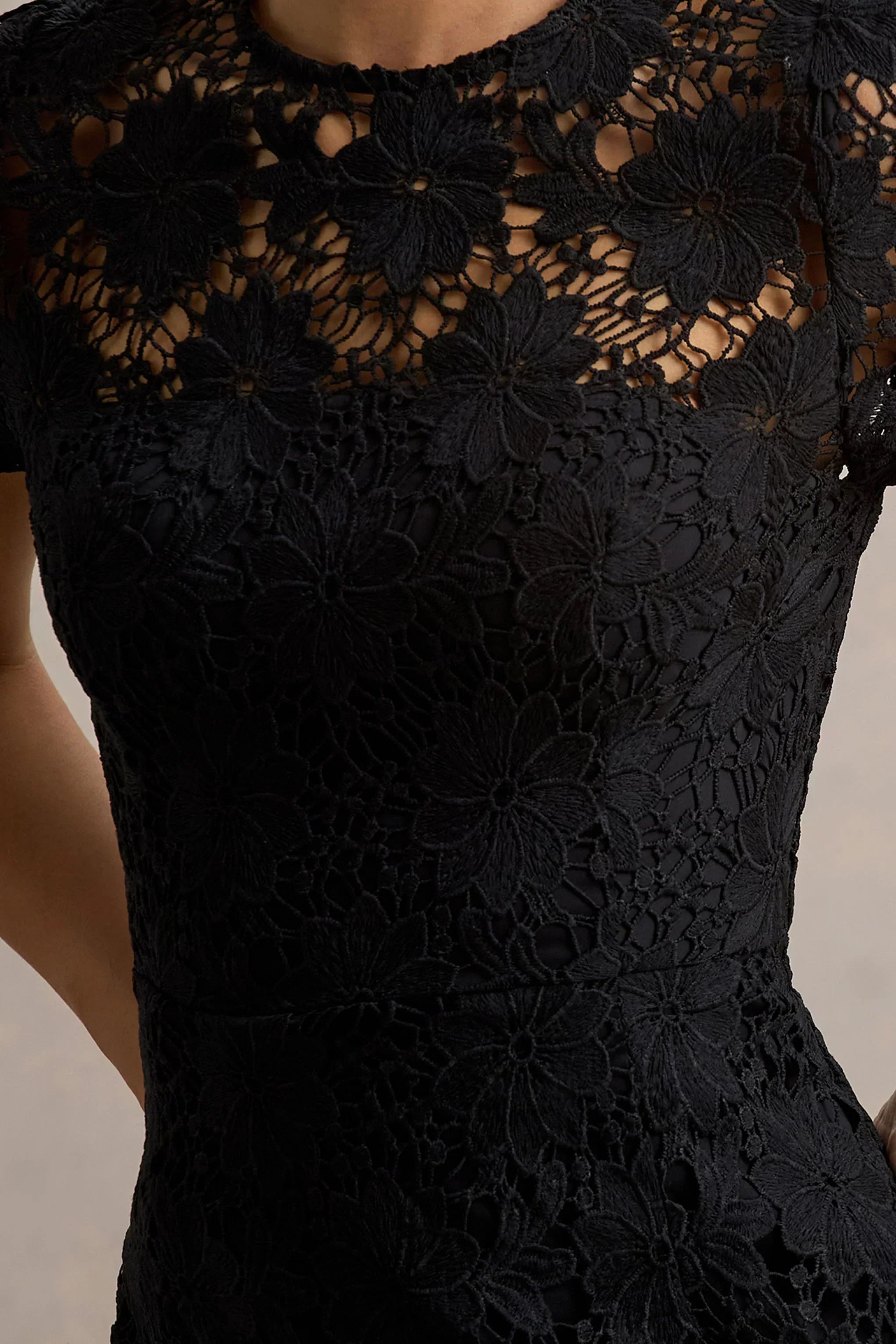 Clarissa | Black Lace Short-Sleeve Pleated Midi Dress