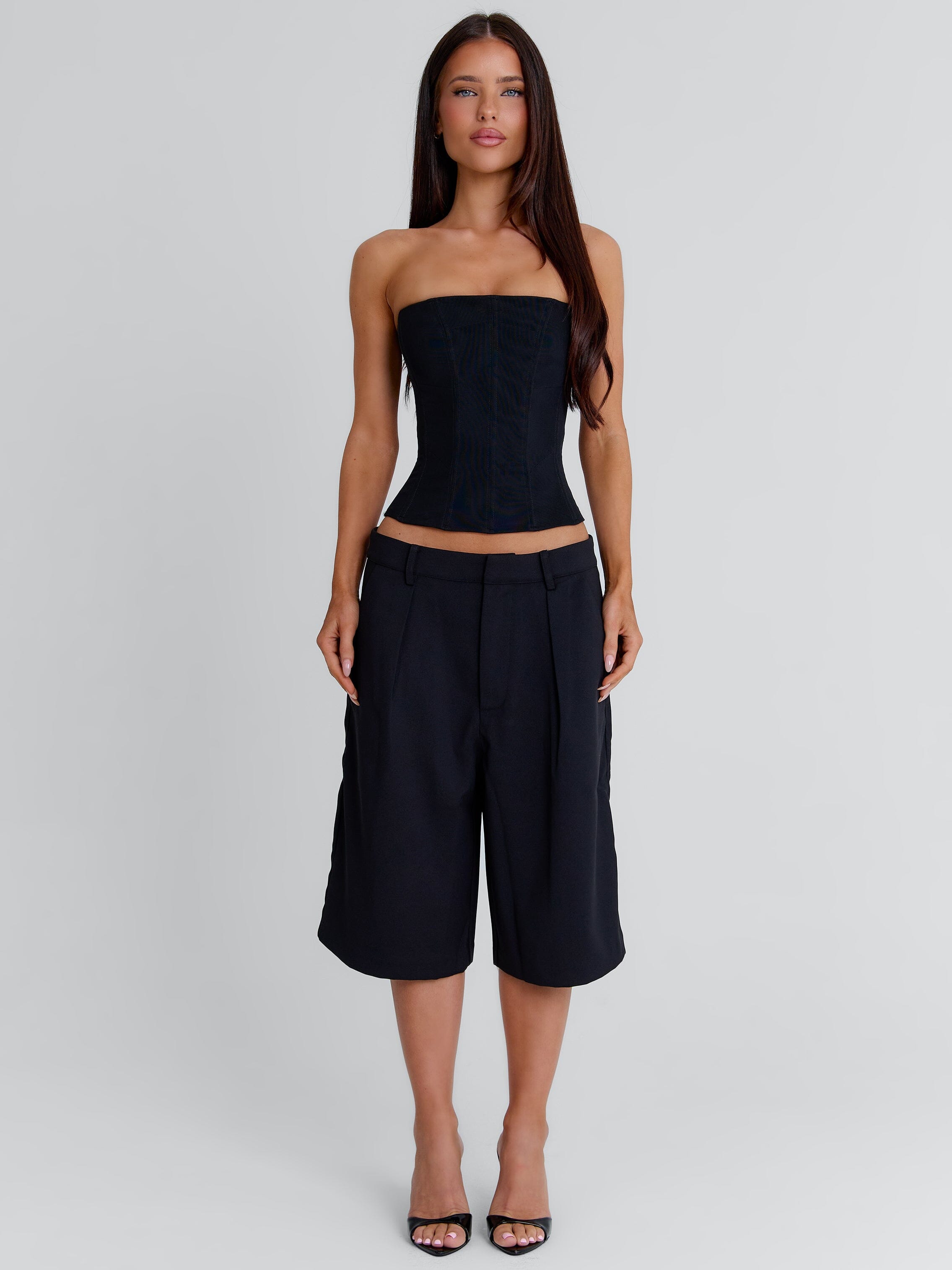 Noate Short Black