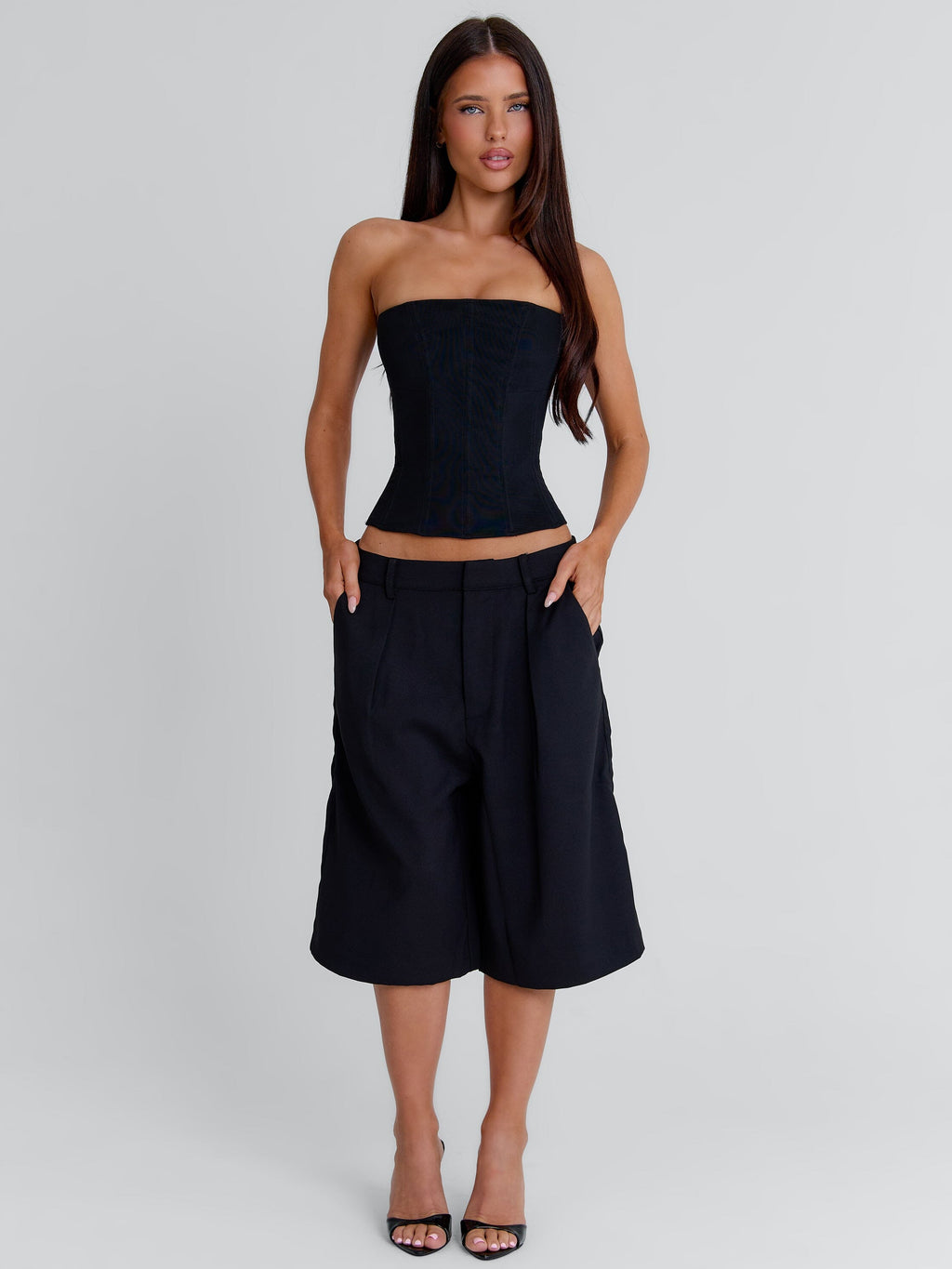Noate Short Black
