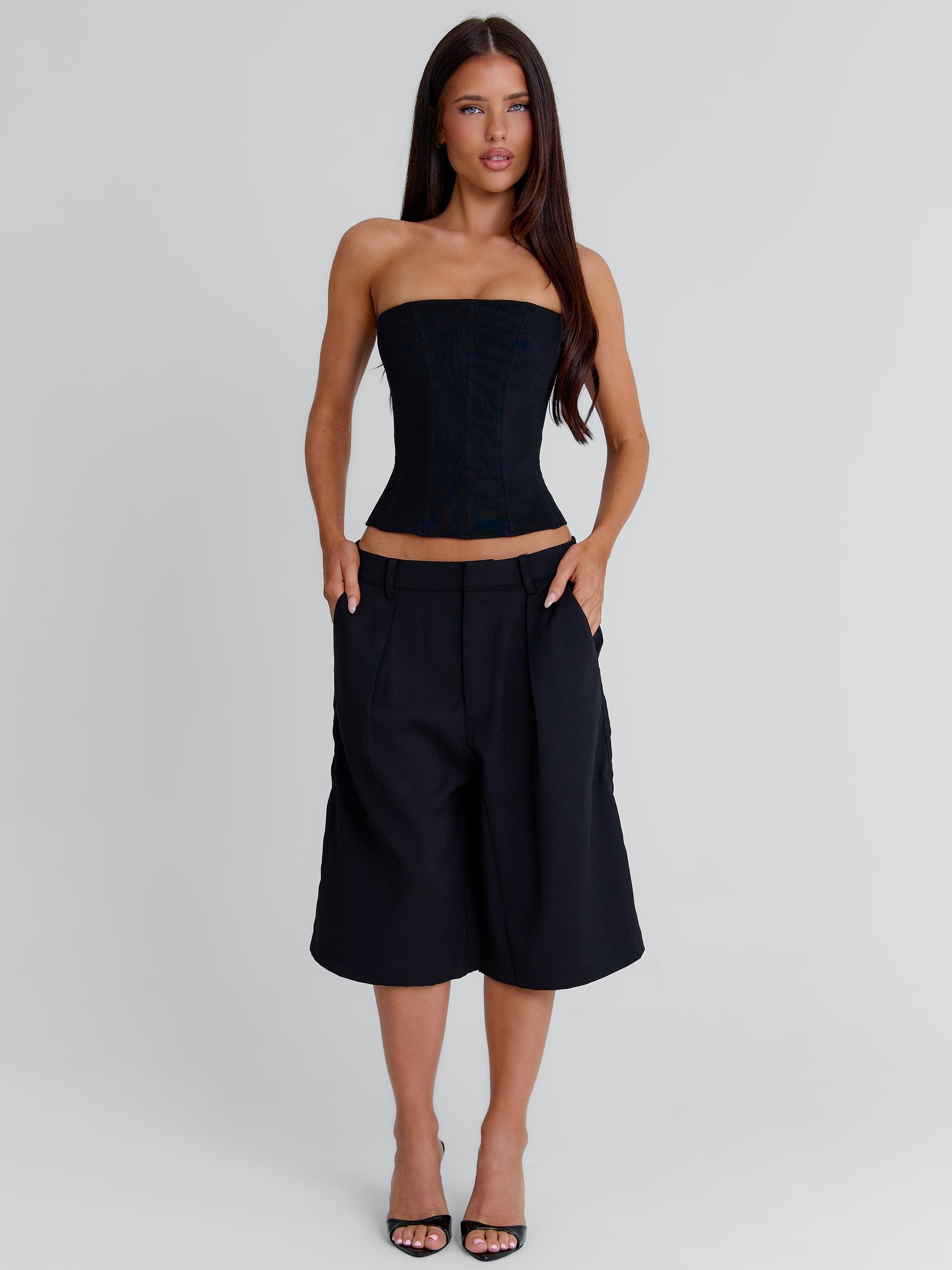 Noate Short Black