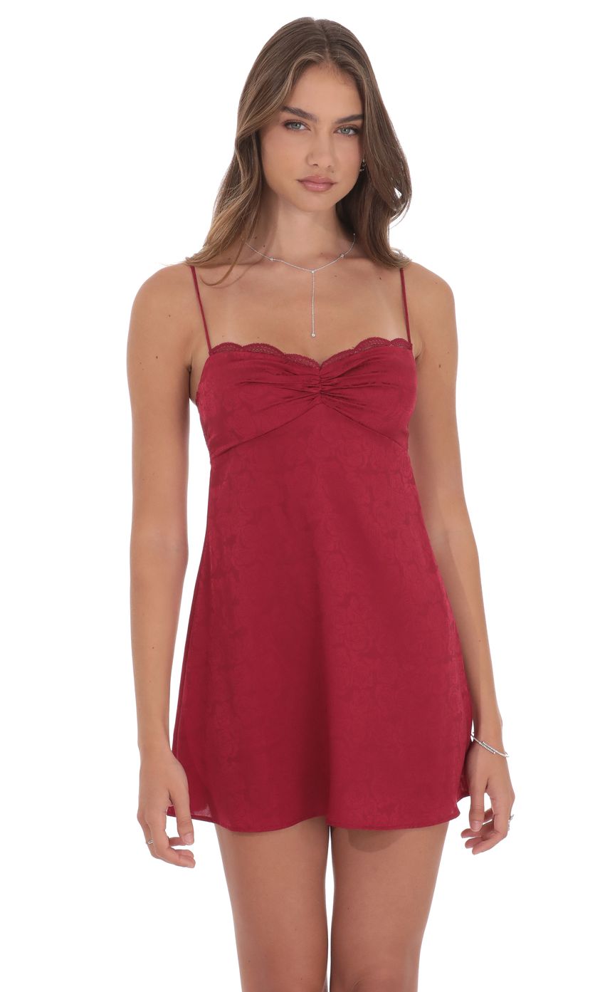 Jacquard Floral Back Lace Dress in Maroon
